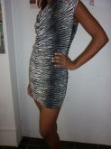 vestido estampa de zebra